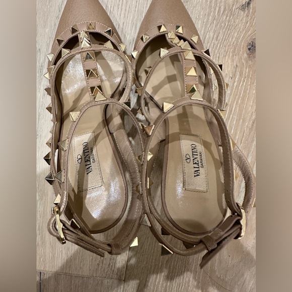 Valentino Rockstud T-Strap Pointed Toe Pump 37.5 - Picture 6 of 12